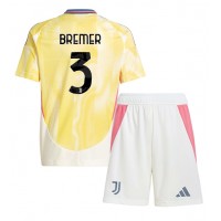 Camiseta Juventus Gleison Bremer #3 Visitante Equipación para niños 2024-25 manga corta (+ pantalones cortos)